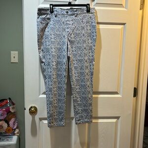 Womens pull on stretch pants. Rafaella. Size 14 Ankle length. Blue and white